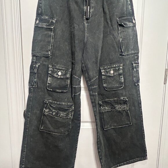 FASHION NOVA LILY HIGH RISE CARGO JEANS-unworn - Picture 5 of 10